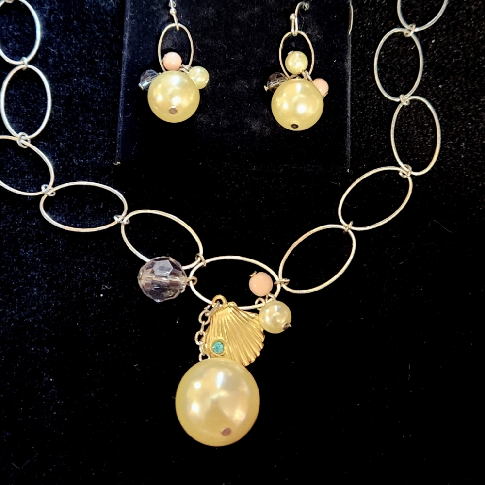AVON Vintage Shell Necklace & Earrings